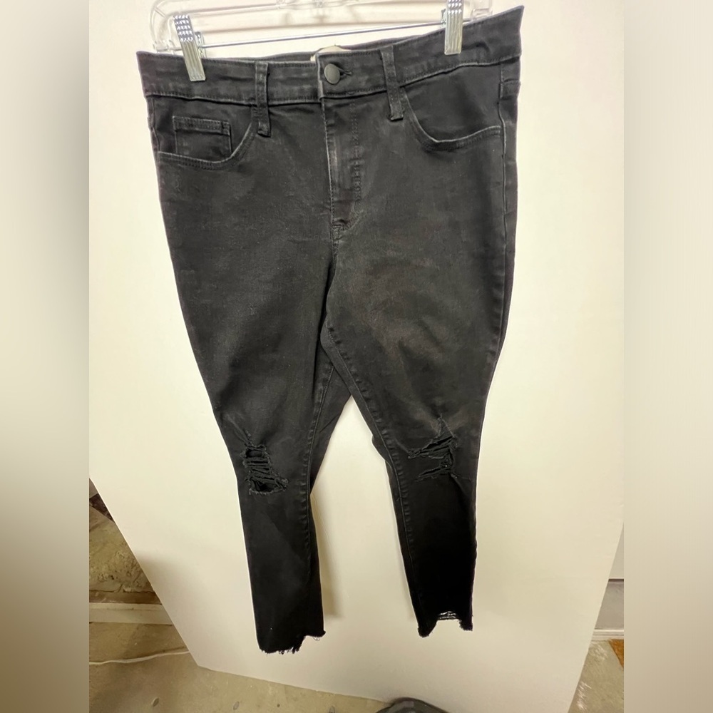 UNIVERSAL THREADS WOMEN’S MID RISE SKINNY JEANS   BLACK  SIZE 8
